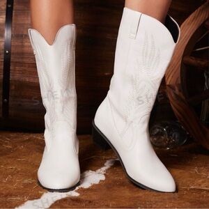 ROMWE White  Embroidery Plain Color Western Boots